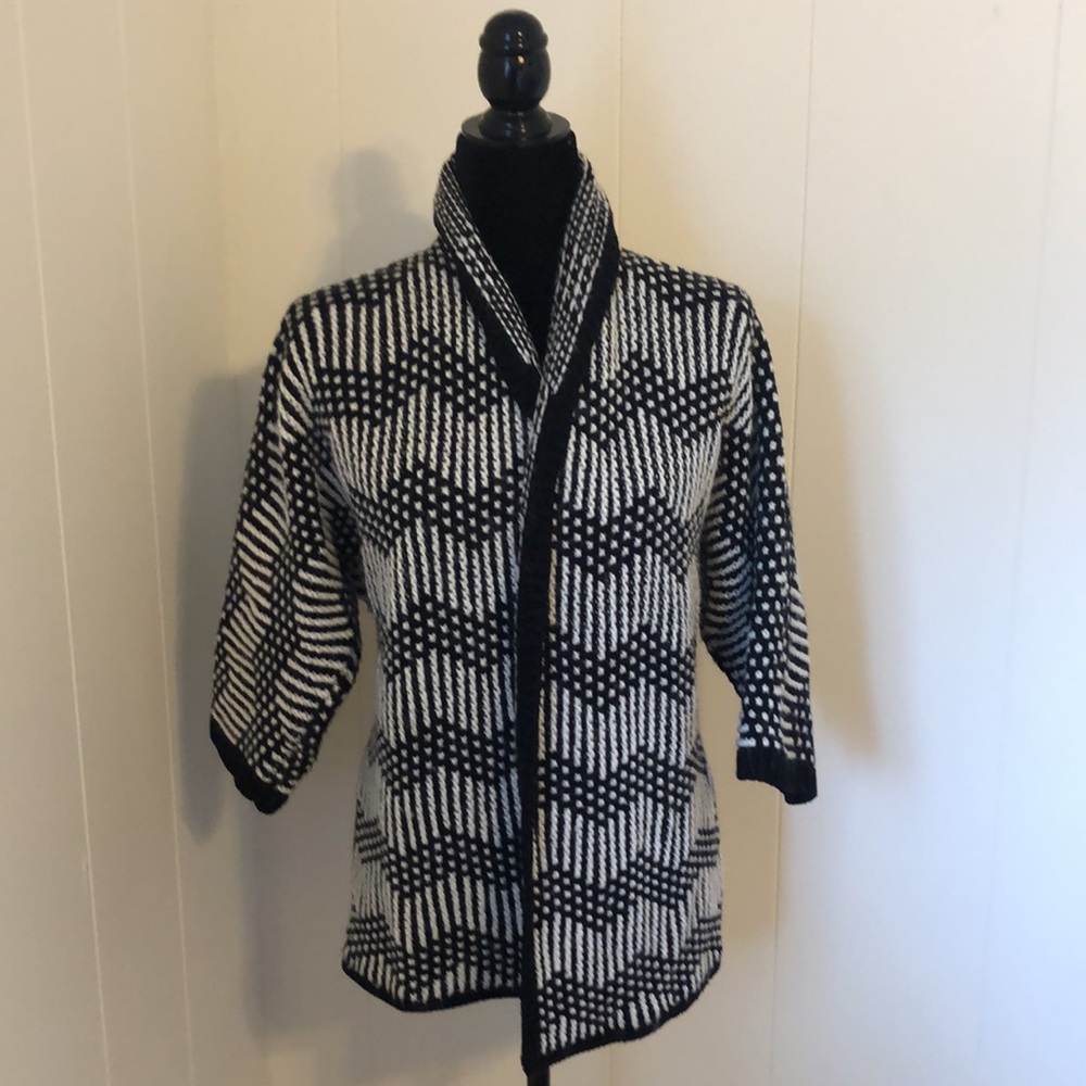 Gap Sweater Jacket Size Medium - image 3